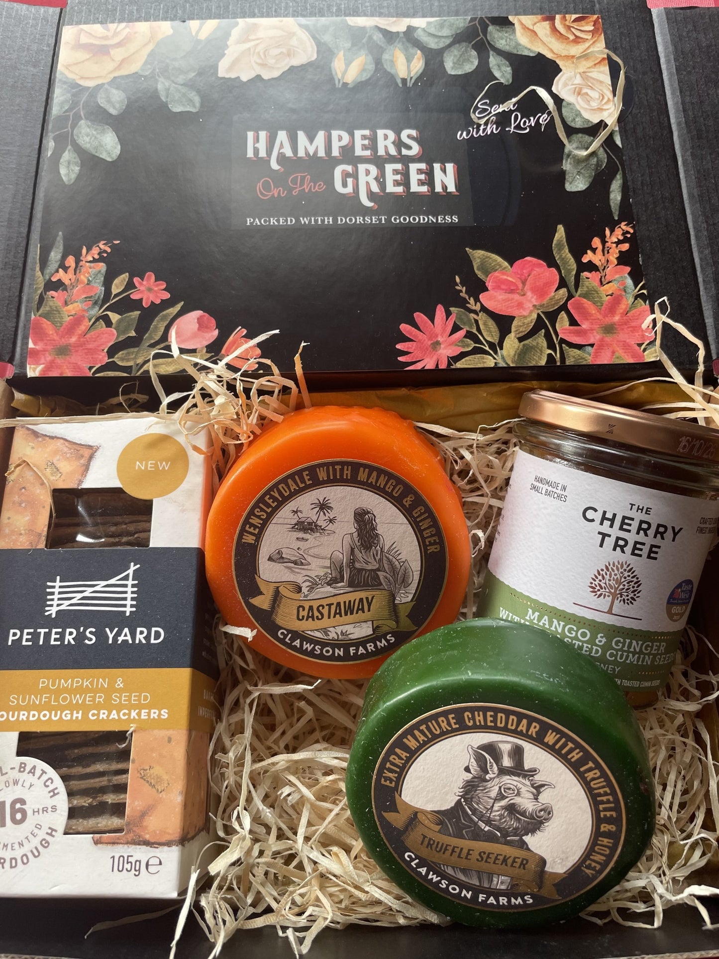 The Explorer’s Cheese Hamper – A Journey of Unforgettable Flavours