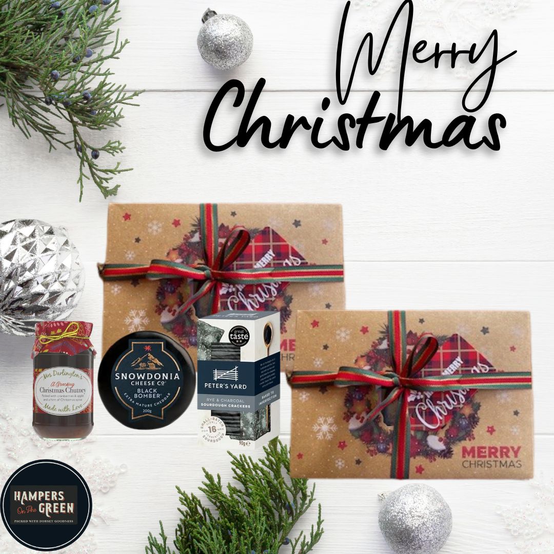 Christmas Snowdonia Black Bomber Cheese Gift Box