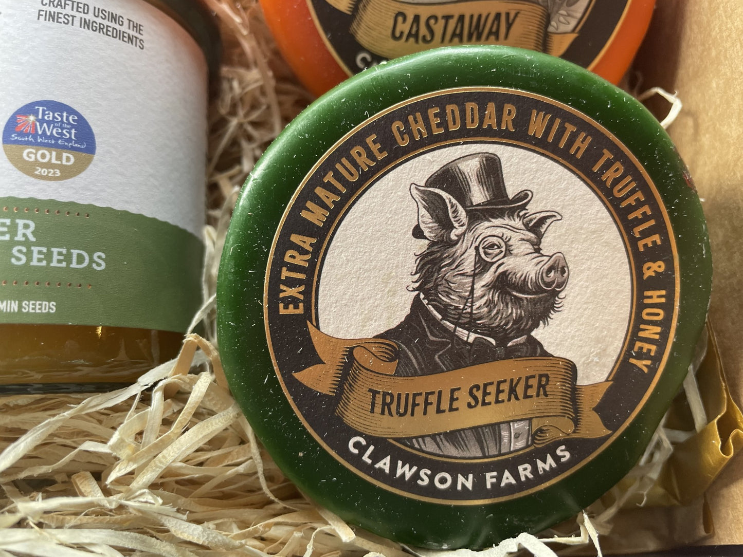 Luxury Gourmet Cheese Hamper Gift – British Cheese Truckles, Real Ale Chutney & Sourdough Crackers