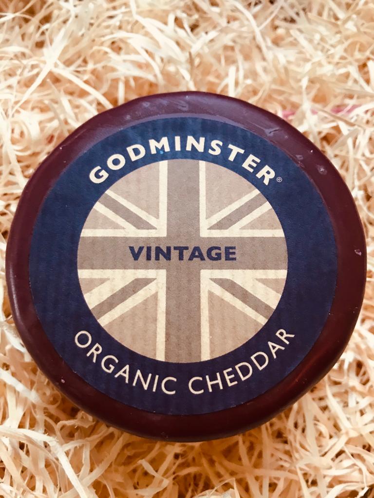 Gourmet Cheeses with Crackers and Chutneys Gift Box