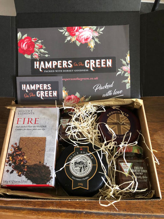 Gourmet Cheeses with Crackers and Chutneys Gift Box